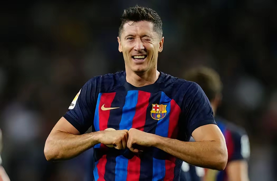 莱万多夫斯基创造进球纪录,顶尖射手表现出色的简单介绍 莱万多夫斯基创造进球纪录,顶尖射手表现出色的简单介绍